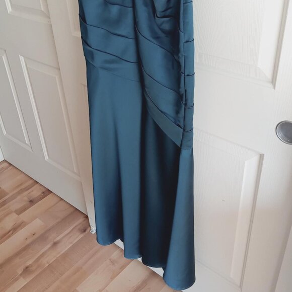 David's Bridal Long Sweetheart Neck Satin Dress - Picture 6 of 10